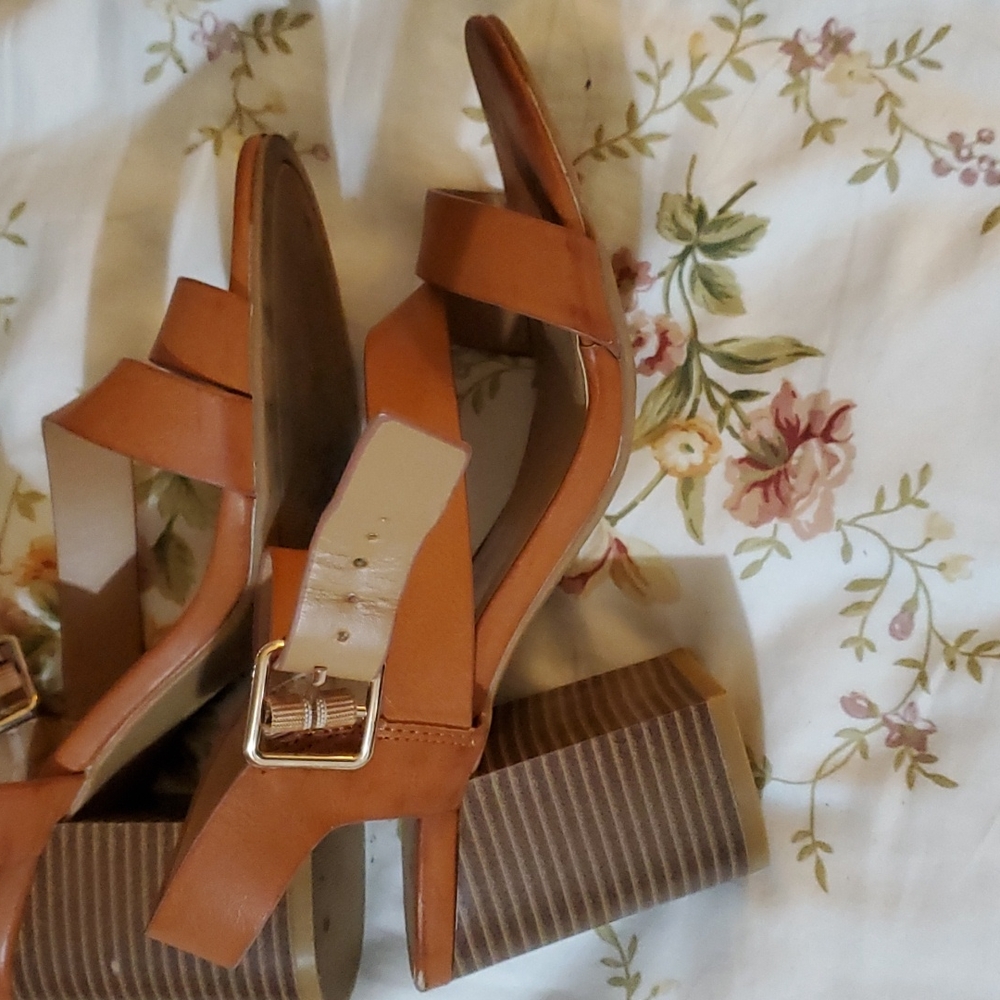 Sandals - Picture 2 of 4